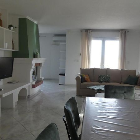 Appartement T4 Tres Bien Situe Et Climatise LʼÎle-Rousse 外观 照片