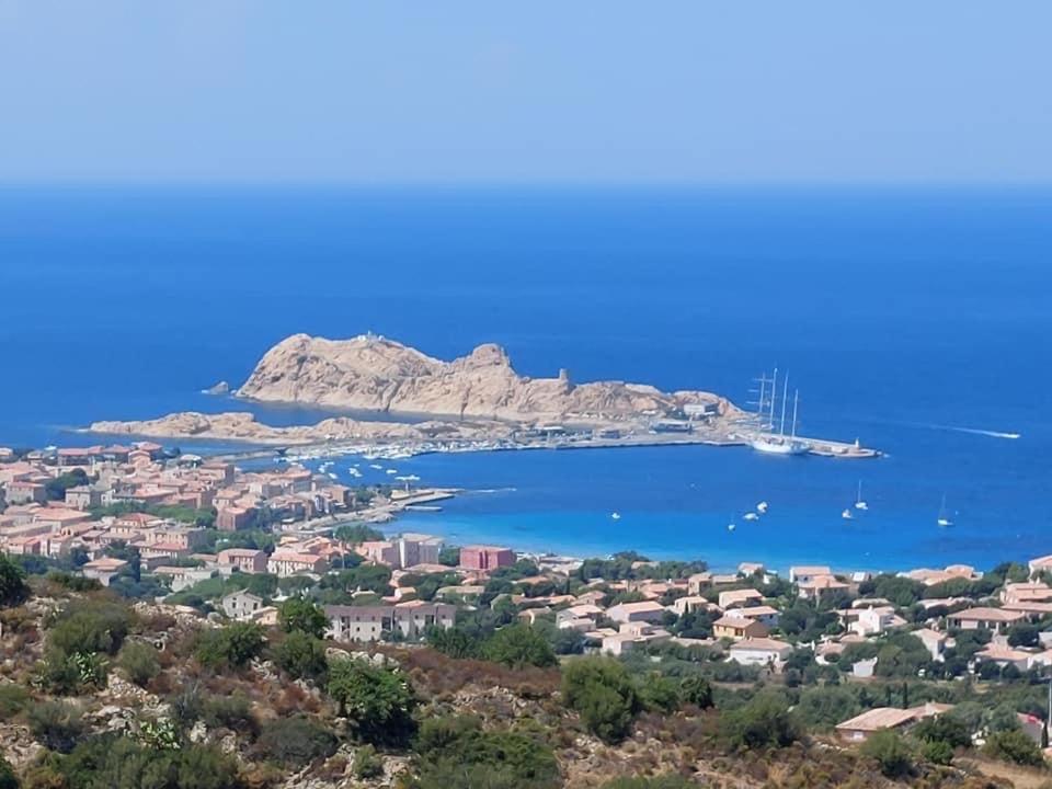 Appartement T4 Tres Bien Situe Et Climatise LʼÎle-Rousse 外观 照片